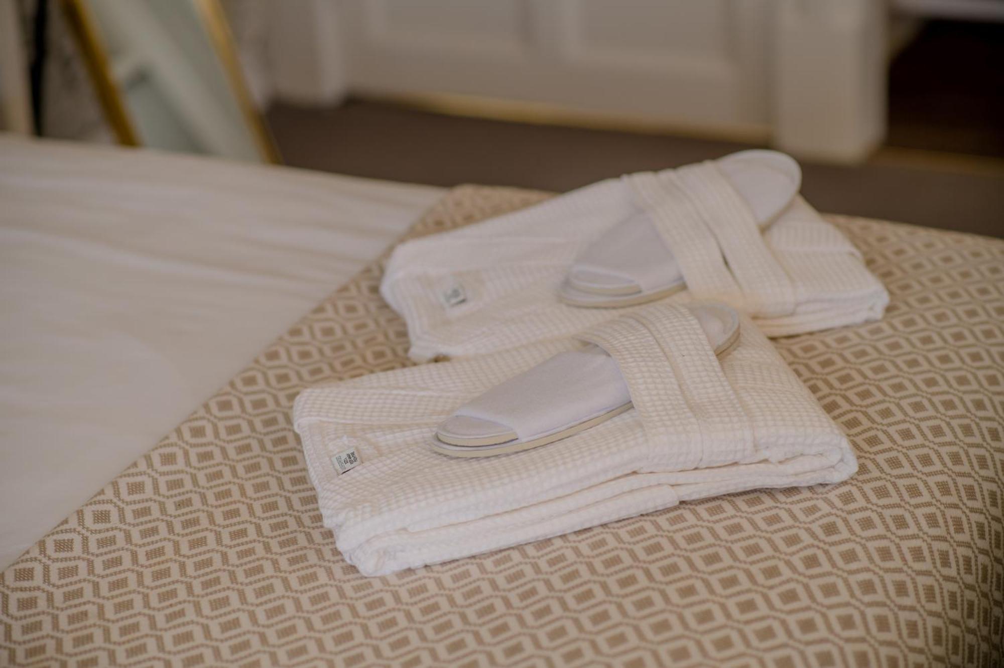 Stonehouse Court Hotel - A Bespoke Hotel Eksteriør billede